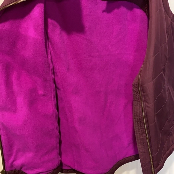 Columbia Burgundy Lightweight Vest EUC - Picture 10 of 12